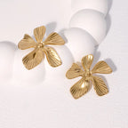 Dainty Flower Stainless Steel PVD Plated Stud Earrings for Ladies Tragus Piercing Fashionable Everyday Jewelry for Women