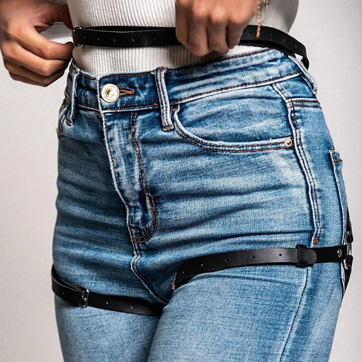Women Fashion Belt Street Style for Women Cool Punk Rock Pu Leather Belt With Leg Jeans Decorative Belt Goth Clothing Accessorie