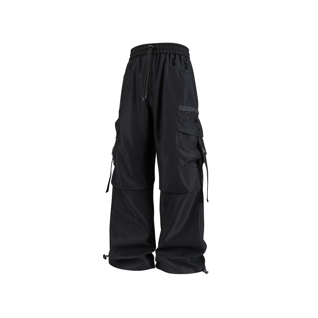 Men's sportswear pants are simple, versatile, retro and fashionable with large pleated pockets for outdoor work
