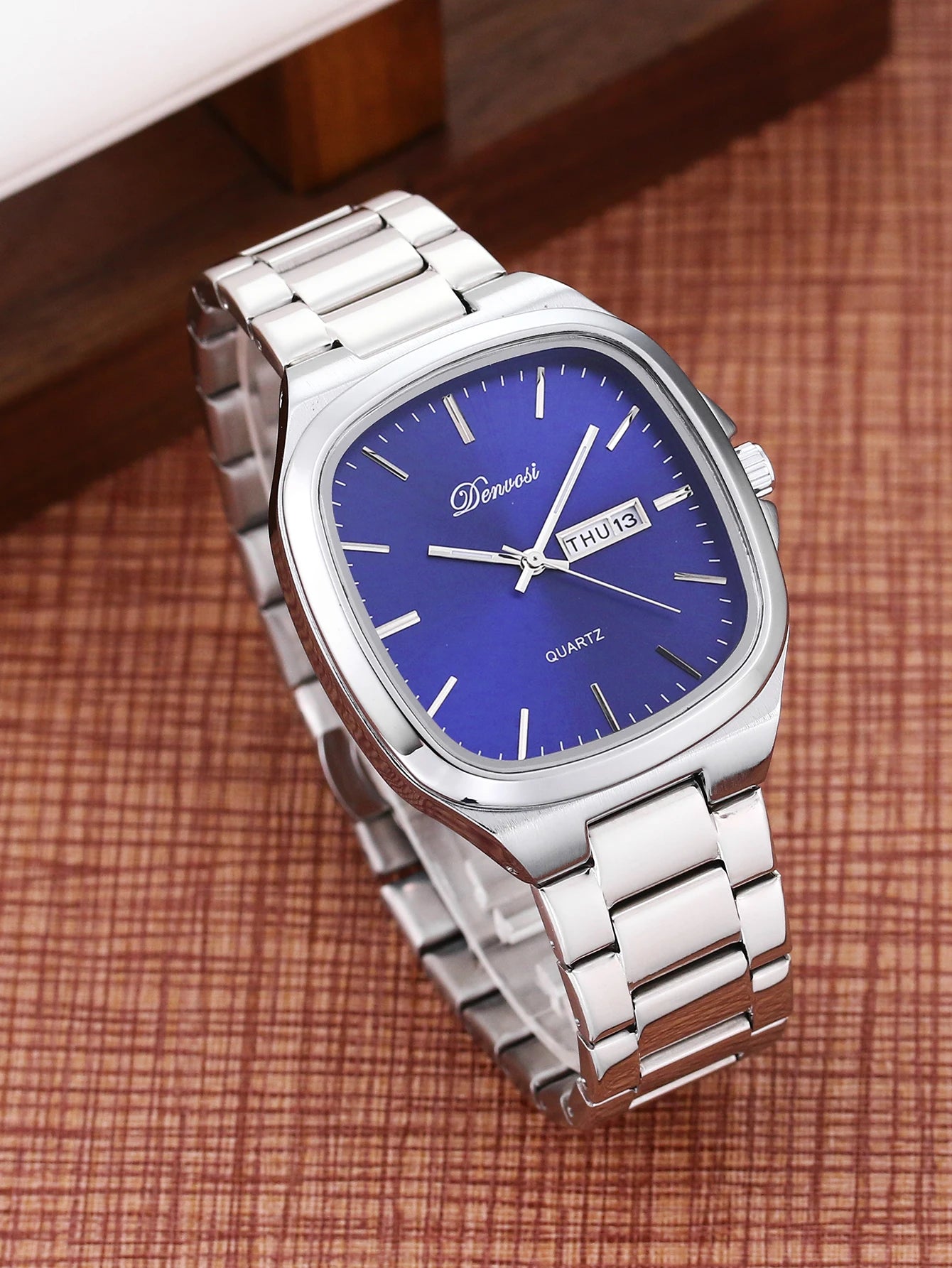 Casual Fashion  Waterproof Quartz Watch For Men Glow-in-the-dark stainless steel square wristwatch