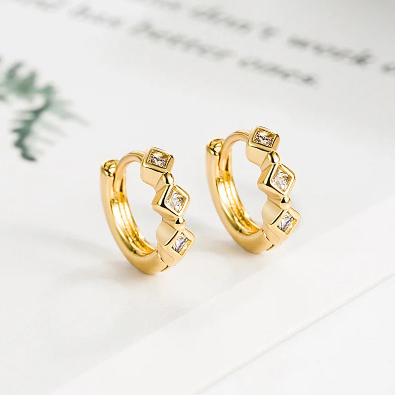 Trendy Cute Sweet Hollow Heart Zircon Hoop Earring For Women Classic Shiny Stud Earrings Fashion Small Ear Buckle Female Jewelry