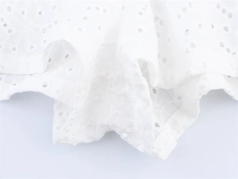 Women's Shorts New Summer 2025 White Cutout Embroidered Casual Shorts Sexy and fashionable Versatile