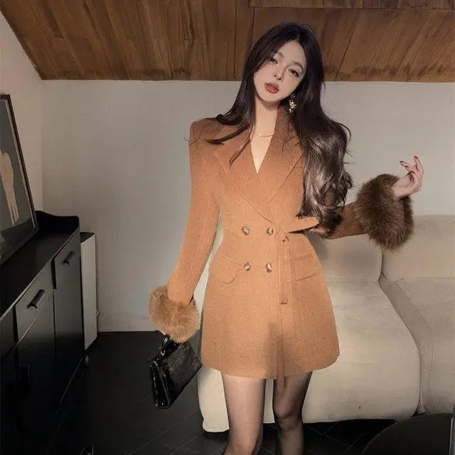 Elegant Brown Wool Coat Women Faux Fur Cuffs Double Breasted Belted Winter Outerwear Fashionable Stylish Coat 2025 NEW