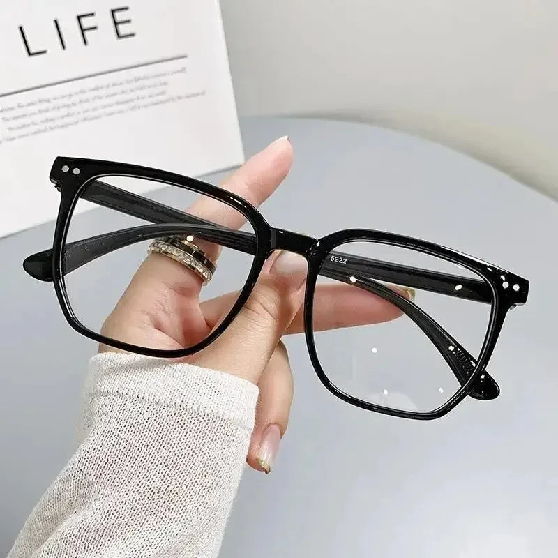 Anti-blue Light Glasses for Women with Regular Eyeglass Frame Finished Retro Flat Light Frame
