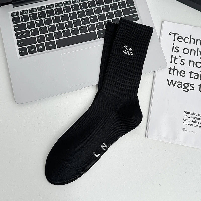 Men's Socks New Embroidery Fashion Solid Color Simple Basic Long Socks For Man Casual Sweat Absorption Cotton Socks Breathable