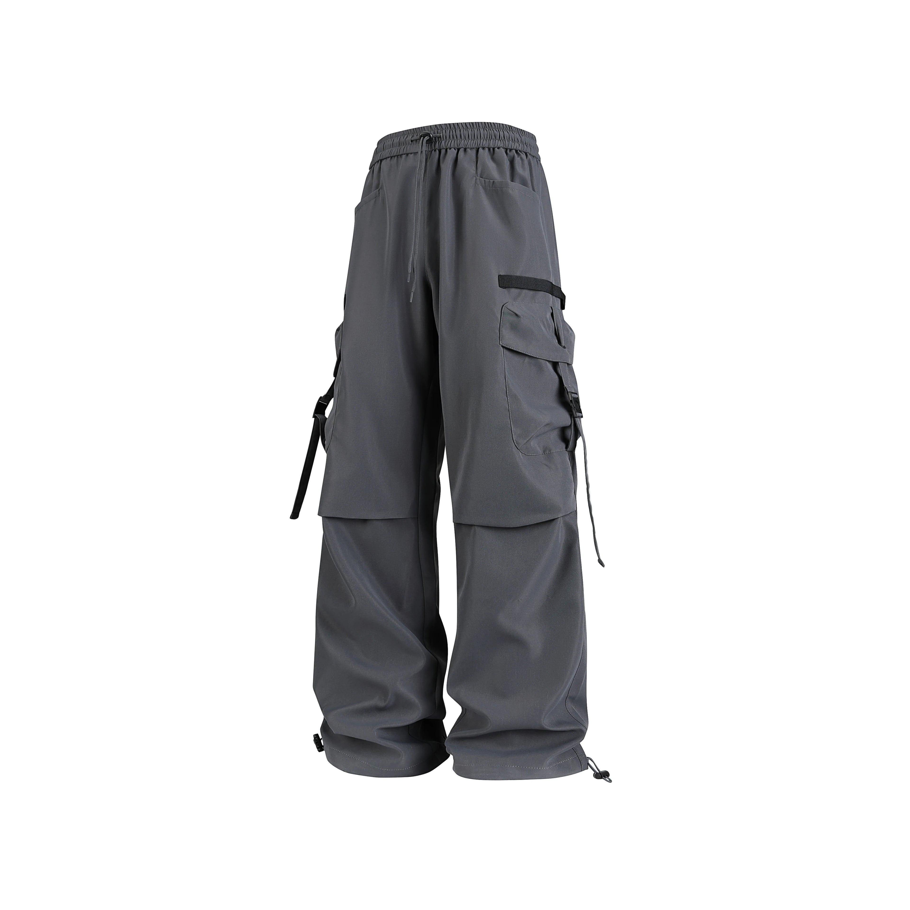 Men's sportswear pants are simple, versatile, retro and fashionable with large pleated pockets for outdoor work