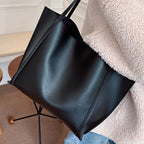Fashionable black handbag - large capacity, lightweight and easy to carry, retro single shoulder handbag design is fashionable