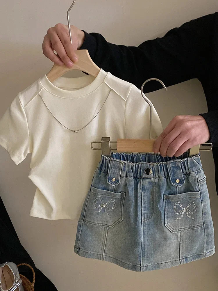 Children T-shirtTide Childrens Clothing New Girl Design Sense T-shirt Tops Versatile Bow Knot Cowboy Short Skirt 2024 Round Collar