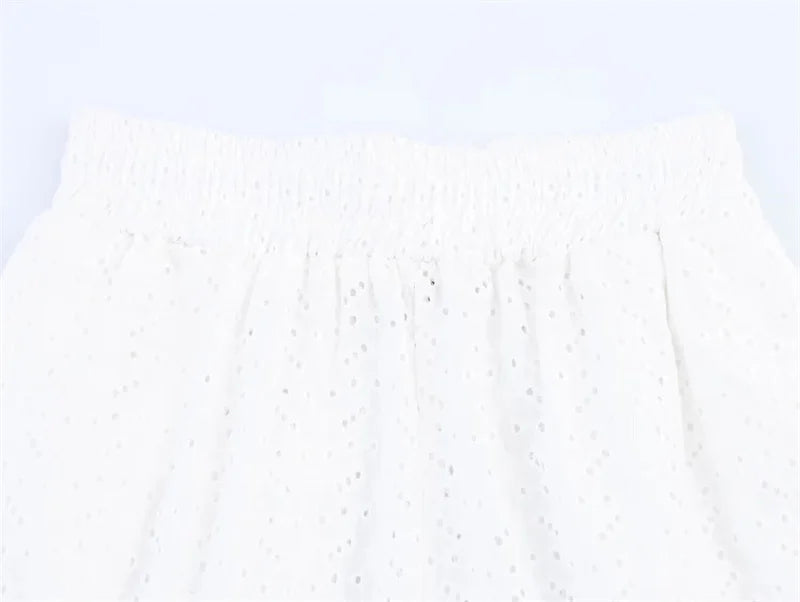 Women's Shorts New Summer 2025 White Cutout Embroidered Casual Shorts Sexy and fashionable Versatile