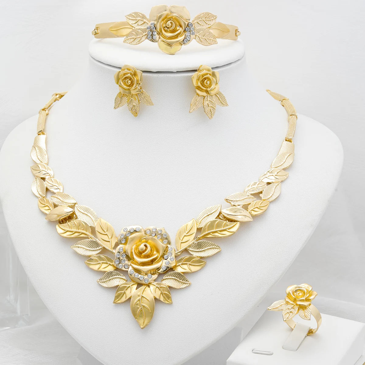 Jewelry Sets for Women Flower Pendant Necklace 18k Gold Plated Fashion Design Earring Bracelet Ring Sets Exquisite Gifts