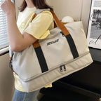 This Men's and Women's Handbag Can Be Carried by Hand or over the Shoulder, and Is Suitable for Both Travel and Daily Use