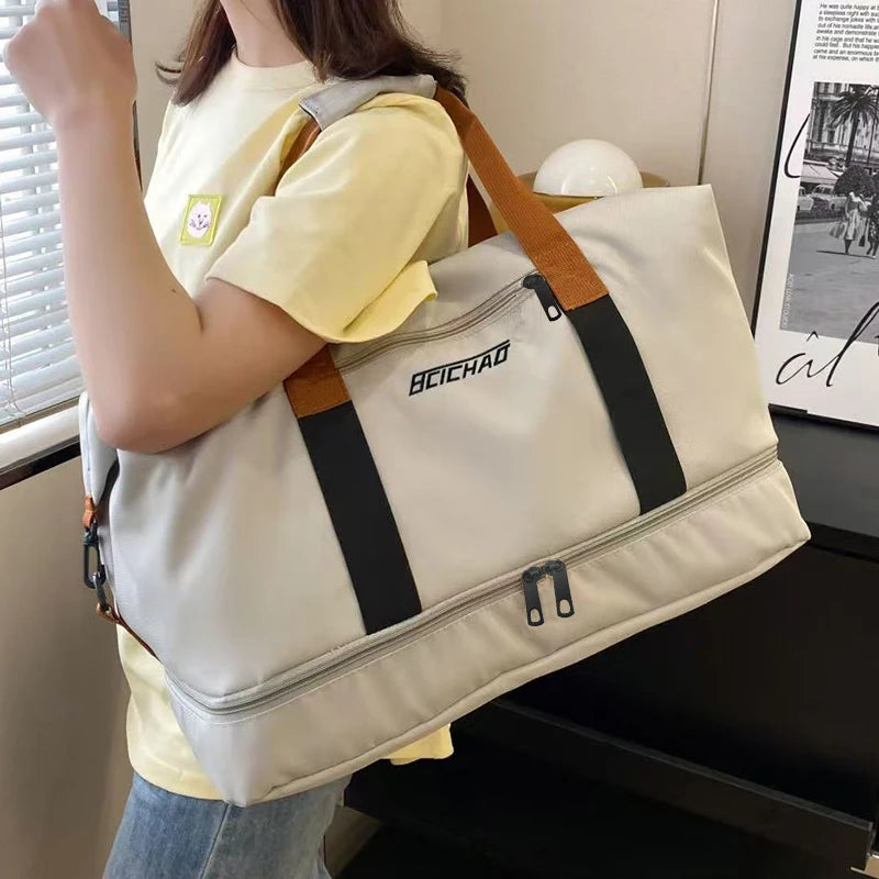 This Men's and Women's Handbag Can Be Carried by Hand or over the Shoulder, and Is Suitable for Both Travel and Daily Use