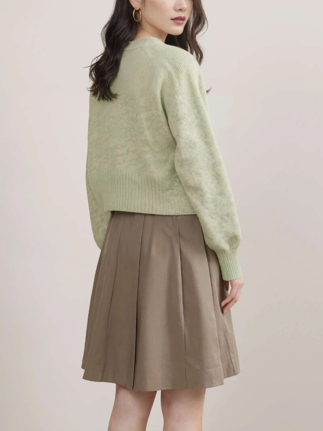 Autumn and Winter Sweaters for Women, Casual Knitwear for Daily Commuting, Elegant and Stylish Tops, Waist-Slimming Sweaters, Outfits for Outings and Dates for Women