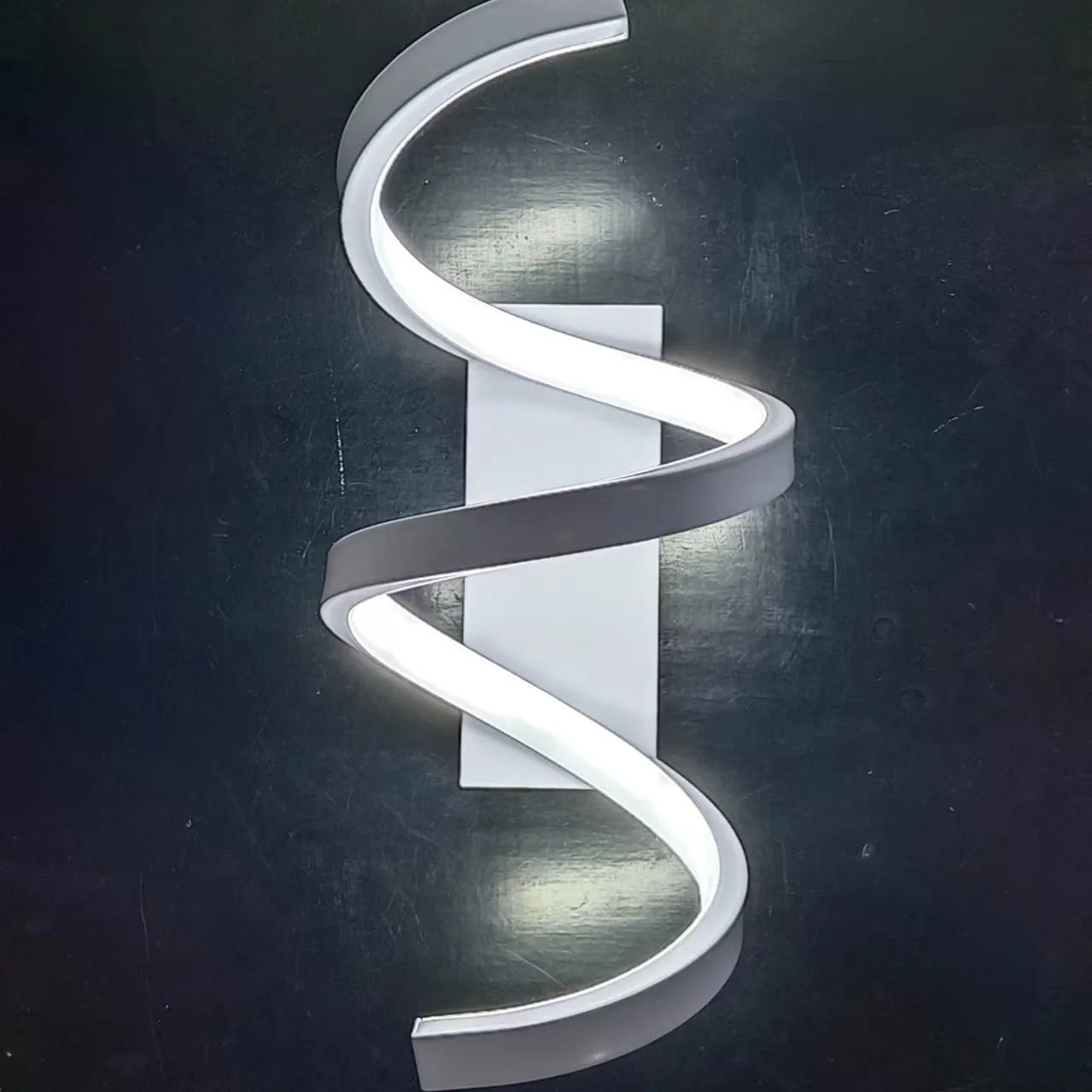 Designer hotel living room background wall LED wall light bright tri-color light bedroom bedside wave wall lamp