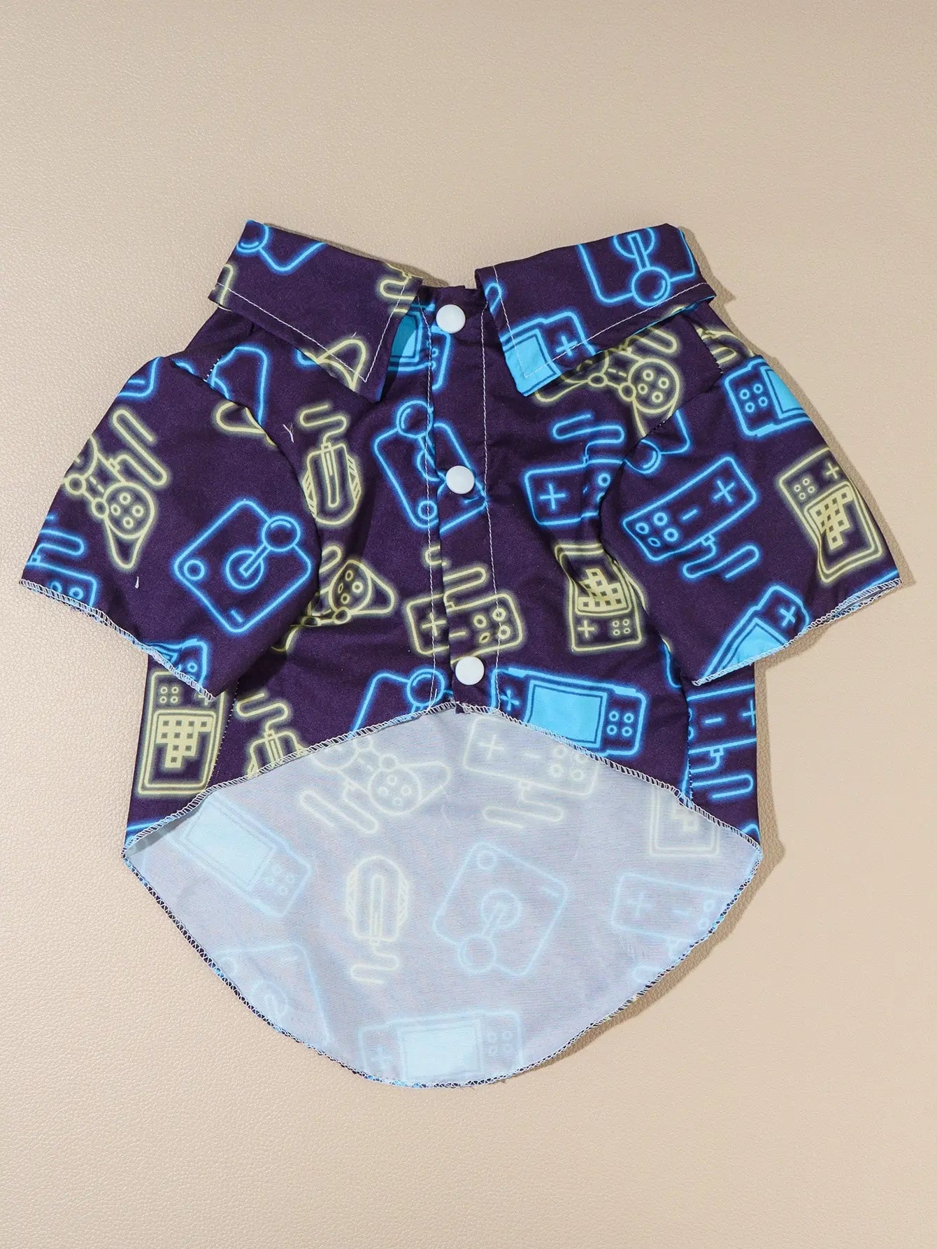 Pet clothes: dog and cat shirts are light, breathable, comfortable, rich in patterns, simple, generous, fresh and cute, suitable