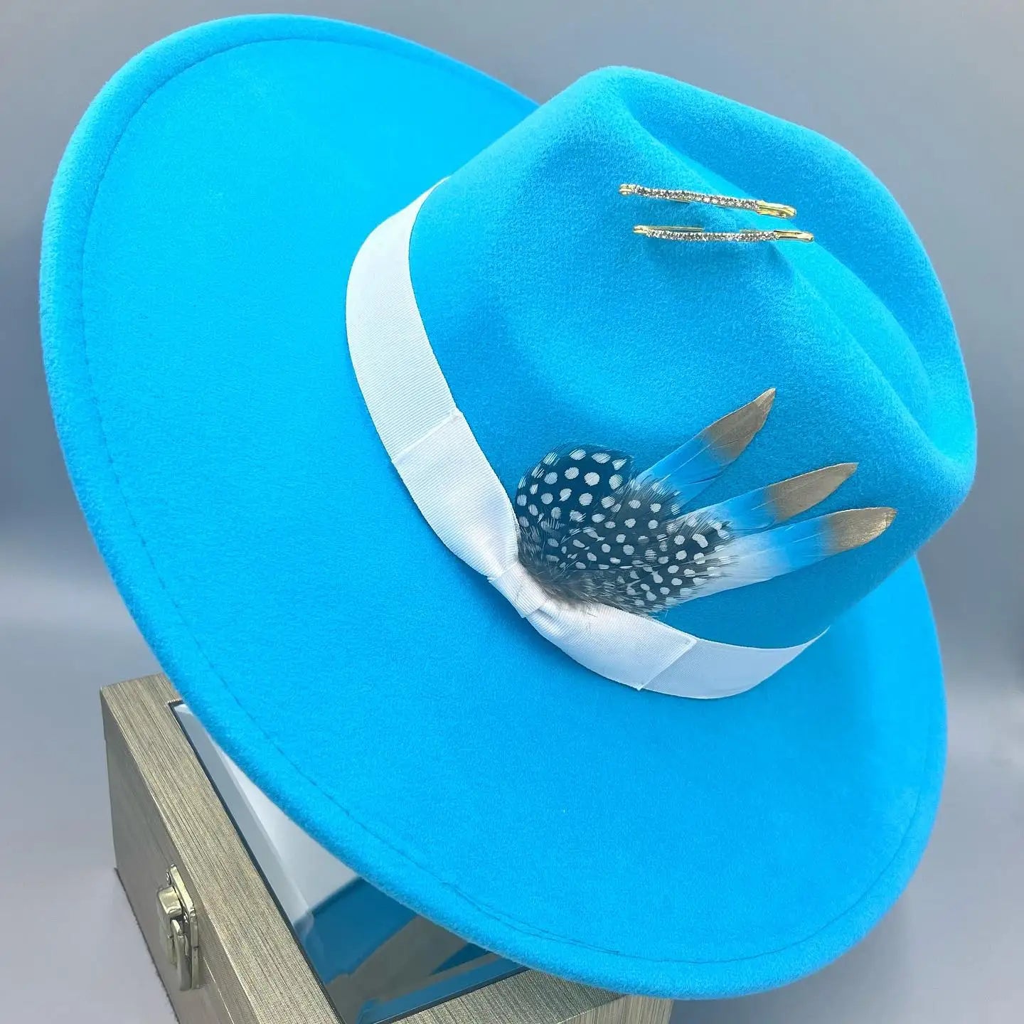 Fedoras 9.5cm Hat Bow Ribbon Feather Accessories Autumn and Winter Men's and Women's Hats Fashion Wide brimmed hats for women