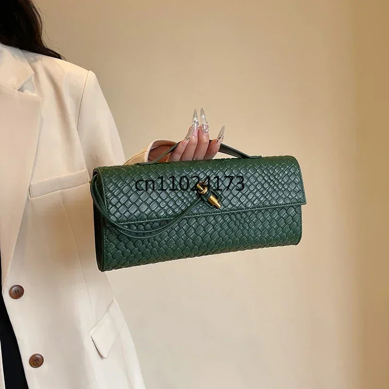 2025 New Fashionable Solid Color Crossbody Bag, Unique Retro Leather Crossbody Bag Suitable for Commuting Party Activities