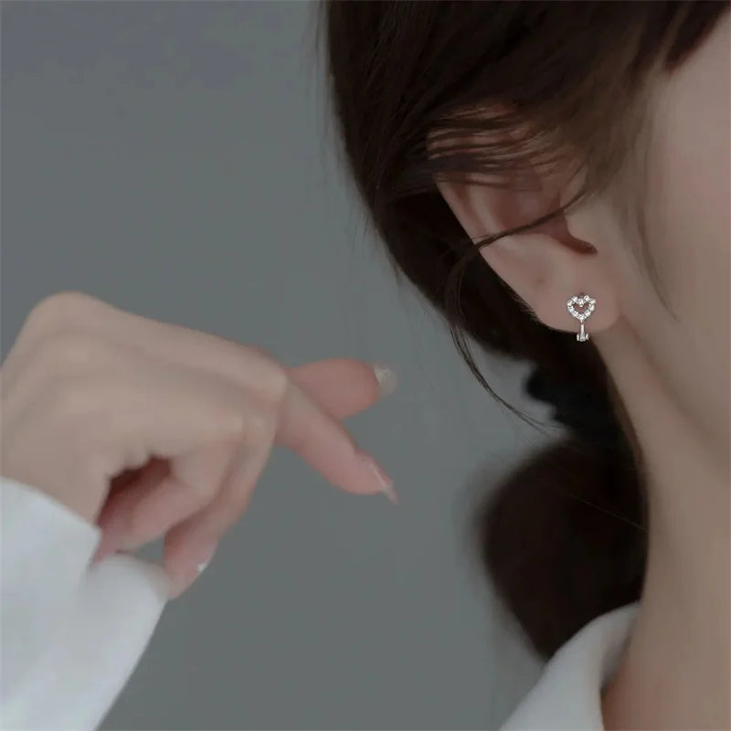 Trendy Cute Sweet Hollow Heart Zircon Hoop Earring For Women Classic Shiny Stud Earrings Fashion Small Ear Buckle Female Jewelry