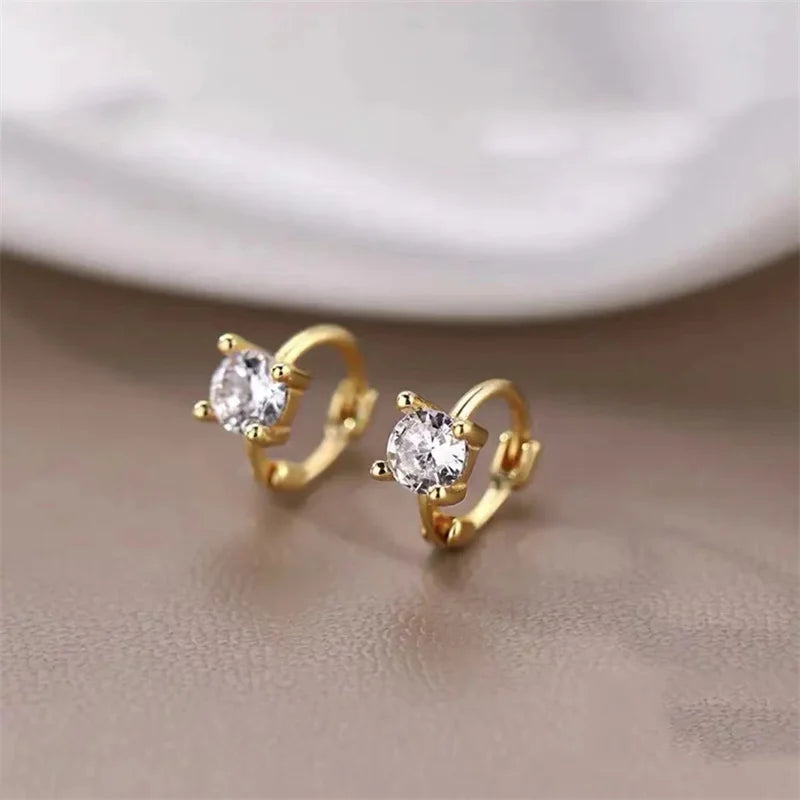 Trendy Cute Sweet Hollow Heart Zircon Hoop Earring For Women Classic Shiny Stud Earrings Fashion Small Ear Buckle Female Jewelry