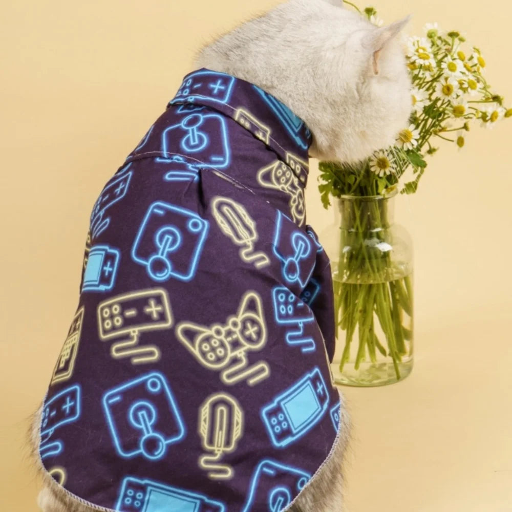 Pet clothes: dog and cat shirts are light, breathable, comfortable, rich in patterns, simple, generous, fresh and cute, suitable